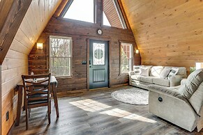 Fire Pit, Grill & On-site Pond: Kenton Cabin