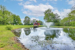 Fire Pit, Grill & On-site Pond: Kenton Cabin