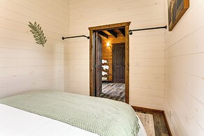 Fire Pit, Grill & On-site Pond: Kenton Cabin