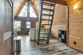 Fire Pit, Grill & On-site Pond: Kenton Cabin