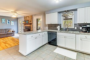 Screened Patio, Deck & Grill: Saint Inigoes Home!