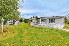 3 Mi to Dtwn Johnson City: Home w/ Fenced Backyard