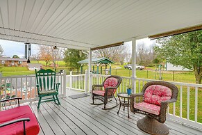 3 Mi to Dtwn Johnson City: Home w/ Fenced Backyard