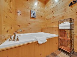 Bear Hug Hideaway 2 Bedroom Cabin