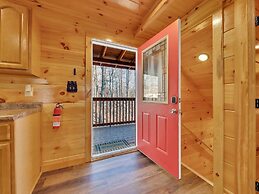 Bear Hug Hideaway 2 Bedroom Cabin