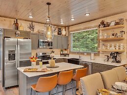 Ebenezer 4 Bedroom Cabin