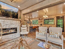 Ebenezer 4 Bedroom Cabin