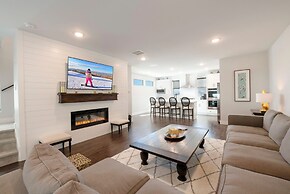 Luxury 3BR w/ Mountain Views at 1374 Gambel Oak Way