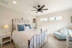 Luxury 3BR w/ Mountain Views at 1374 Gambel Oak Way