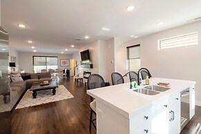 Luxury 3BR w/ Mountain Views at 1374 Gambel Oak Way