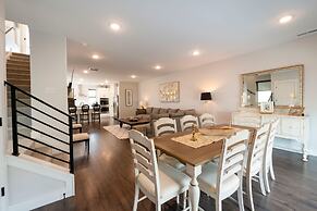 Luxury 3BR w/ Mountain Views at 1374 Gambel Oak Way