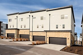 Luxury 3BR w/ Mountain Views at 1374 Gambel Oak Way