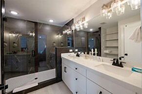 Luxury 3BR w/ Mountain Views at 1374 Gambel Oak Way