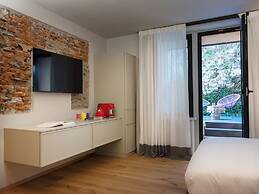 Pietrasanta Ai Teatri