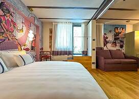 Pietrasanta Ai Teatri