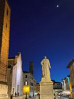 Pietrasanta Ai Teatri