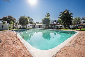 Family House in Jiutepec with Pool & BBQ