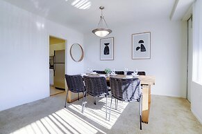 Crystal City Comfortable Apartments