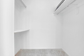 Crystal City Comfortable Apartments