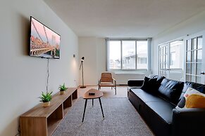 Crystal City Comfortable Apartments