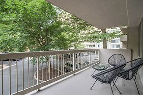 Crystal City Comfortable Apartments