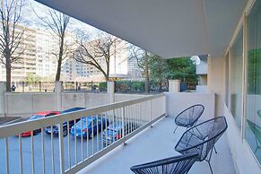 Crystal City Comfortable Apartments