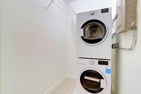 Crystal City Comfortable Apartments