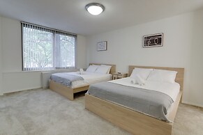 Crystal City Comfortable Apartments