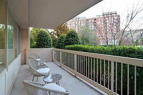 Crystal City Comfortable Apartments