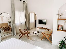 Happy Together By Kresna Hospitality