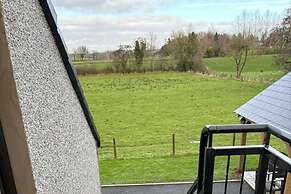 Lisburn - 1 Bedroom - Sleeps 2 - Street Parking