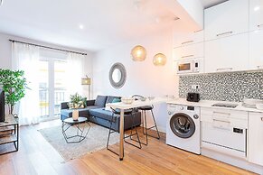 1 Bd With Balcony Perfect Location Sta Marta II