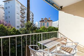 Large Studio apt for 2 With Balcony Walking Distance Croisette - 1977