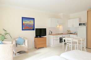 Large Studio apt for 2 With Balcony Walking Distance Croisette - 1977