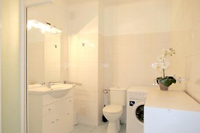 Large Studio apt for 2 With Balcony Walking Distance Croisette - 1977