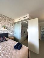 Luxury Apartment With Sea View