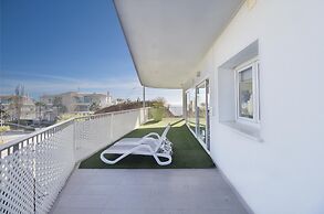 Luxury Apartment With Sea View