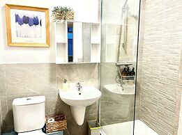 Modern Central Edwardian Apartment 4pp Private Ent