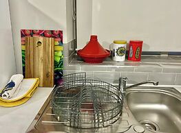 Modern Central Edwardian Apartment 4pp Private Ent