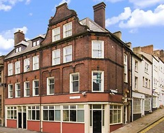 Modern Central Edwardian Apartment 4pp Private Ent