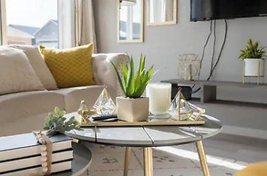 Luxury Modern Home - Livingstone