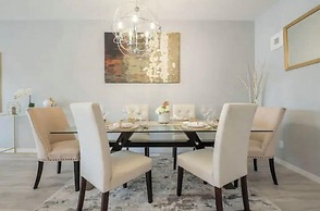 Luxury Modern Home - Livingstone