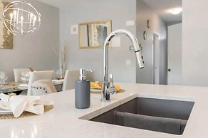 Luxury Modern Home - Livingstone