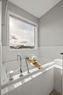 Luxury Modern Home - Livingstone