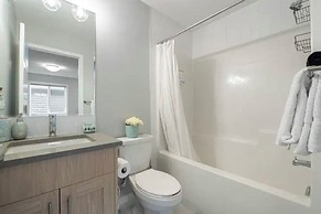 Luxury Modern Home - Livingstone