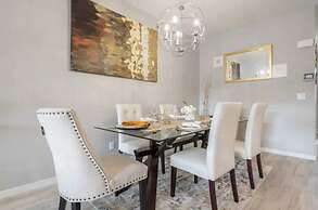 Luxury Modern Home - Livingstone