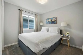 Luxury Modern Home - Livingstone