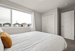 Luxury Modern Home - Livingstone