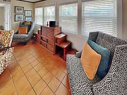 Pcv625u- The Hidden Porpoise