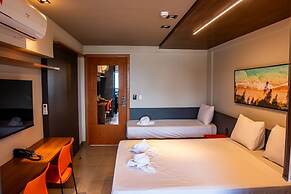 Easy Porto Hotel